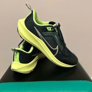 NWOT Nike Pegasus 40 size 7Y